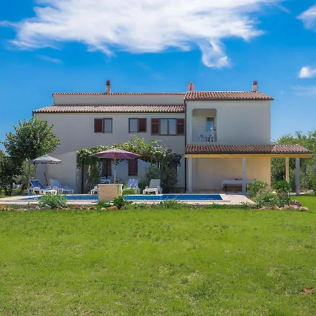 Ana Lucija By Interhome * Pula